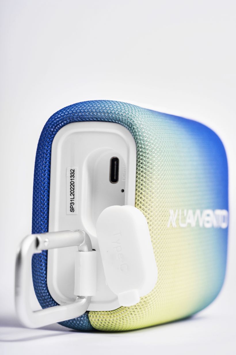 L'AVVENTO Waterproof Speaker IPX7, 5.5W, 1500mAh